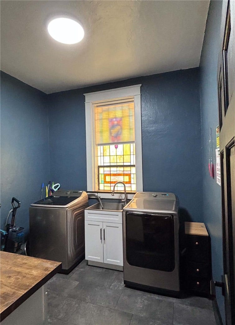 1100 VINE ST, Connellsville, PA 15425