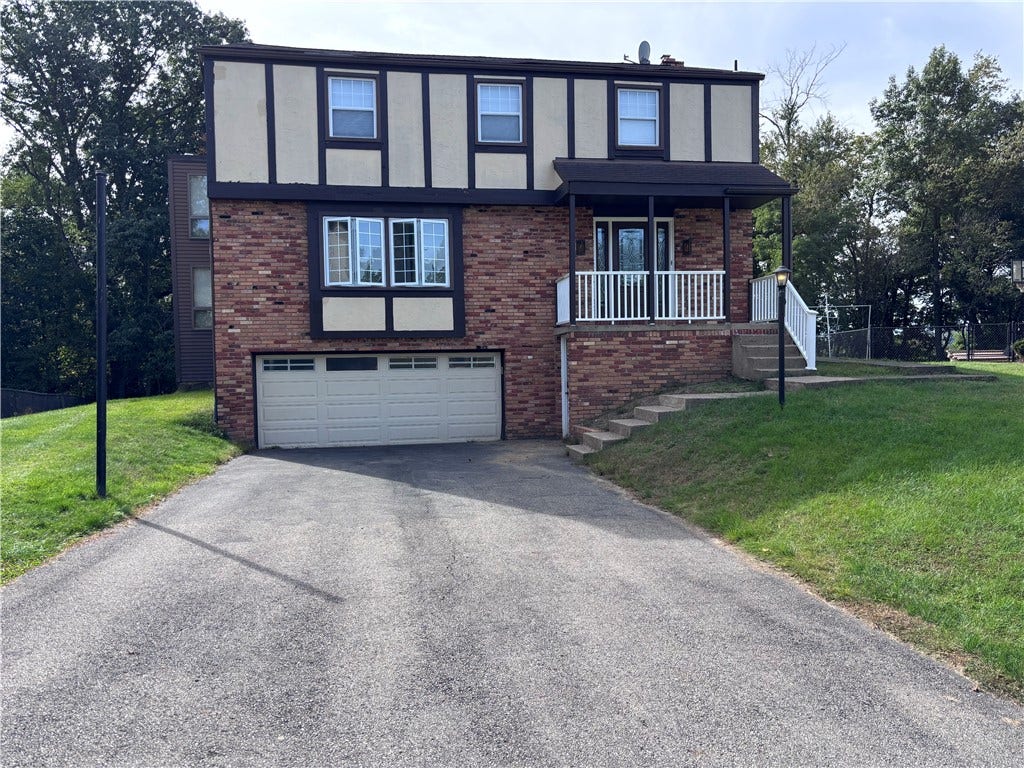 10 Barrington Dr, Pittsburgh, PA 15209