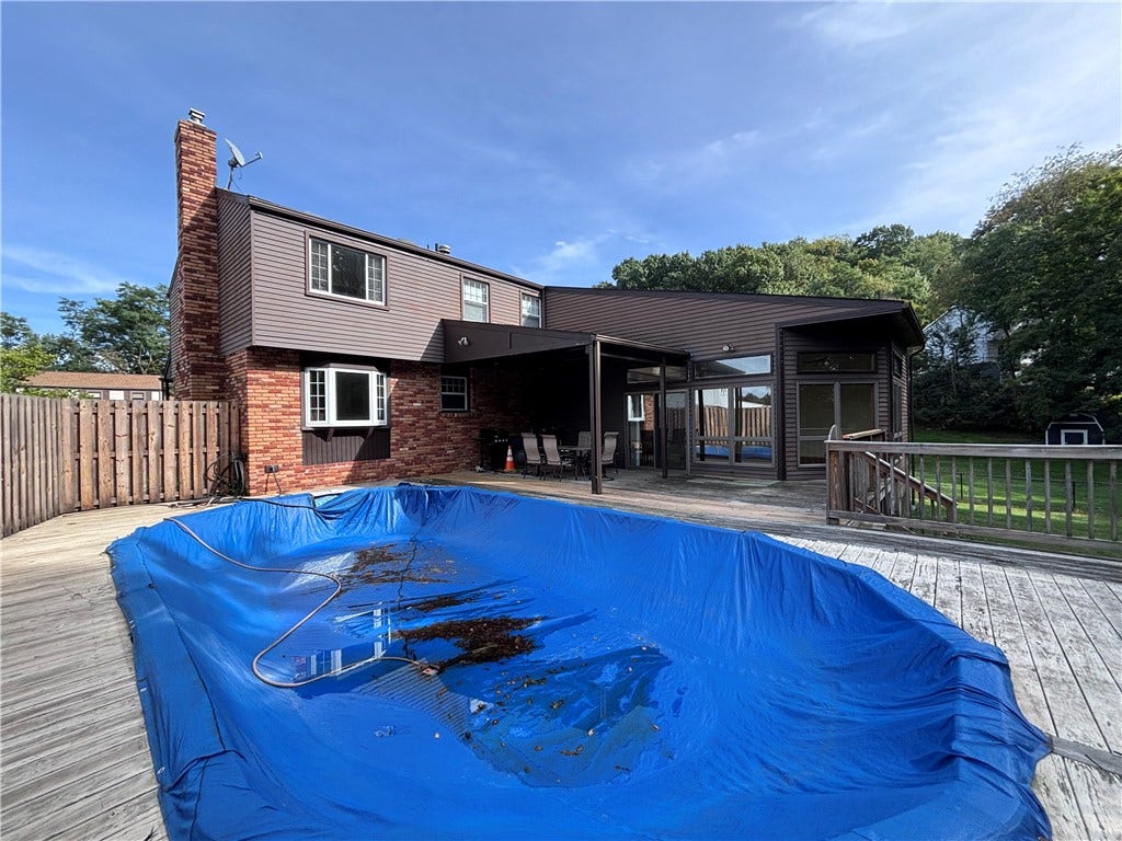 10 Barrington Dr, Pittsburgh, PA 15209