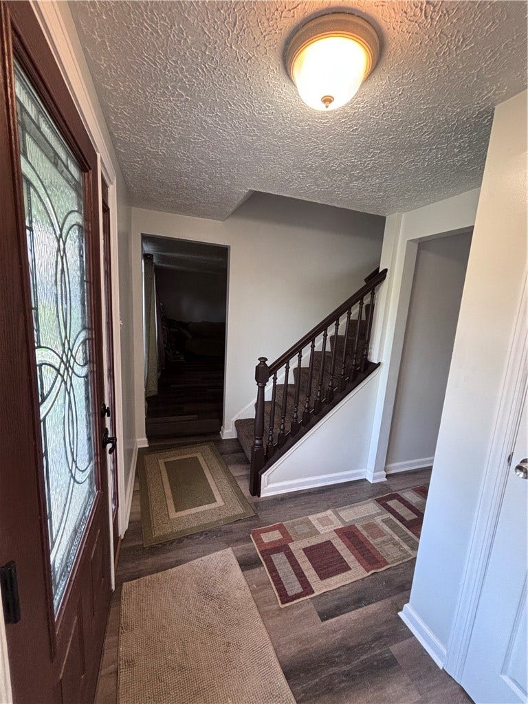 10 Barrington Dr, Pittsburgh, PA 15209