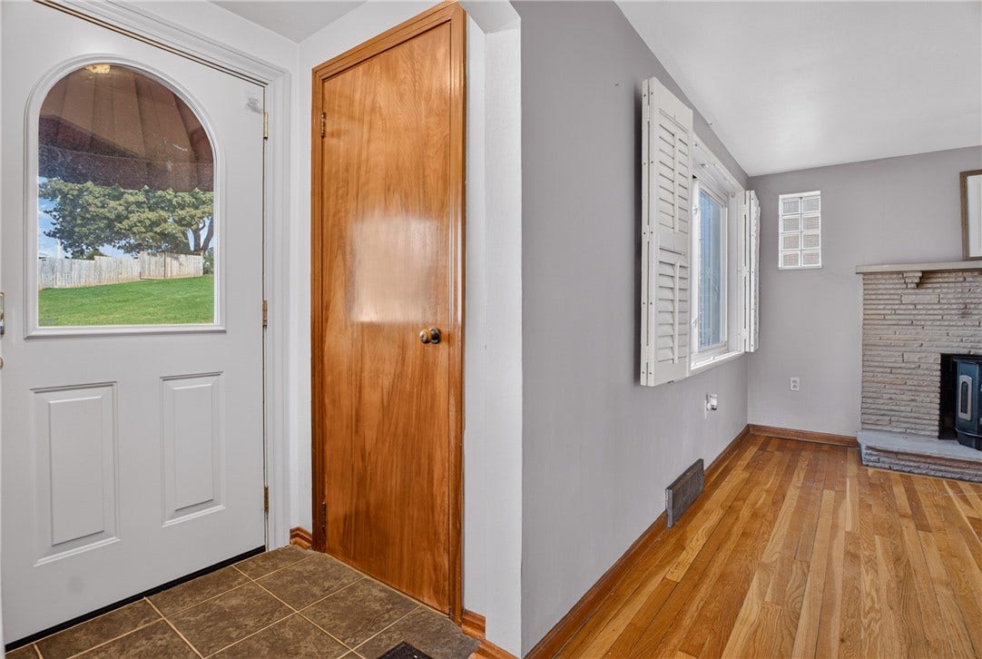 1204 Robbins St, Pittsburgh, PA 15236 1204 Robbins St, Pittsburgh, PA 15236