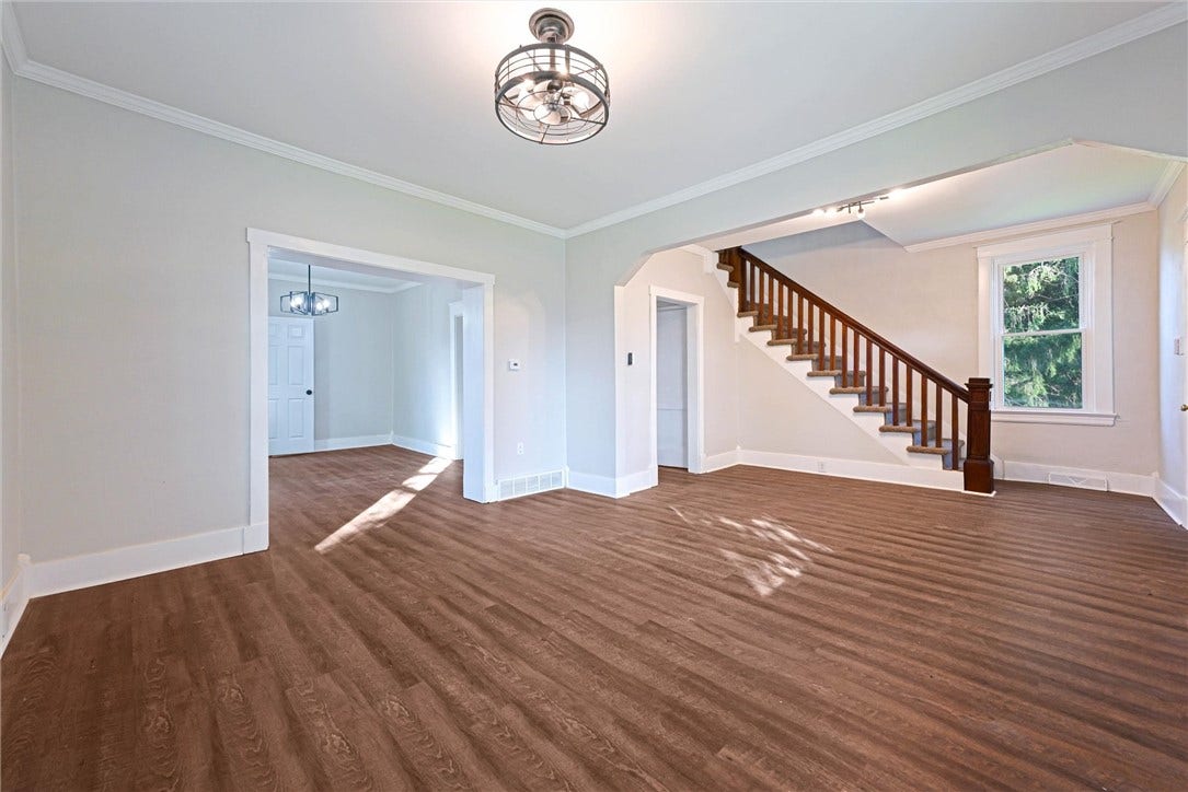 864 Clay Pike, North Huntingdon, PA 15642