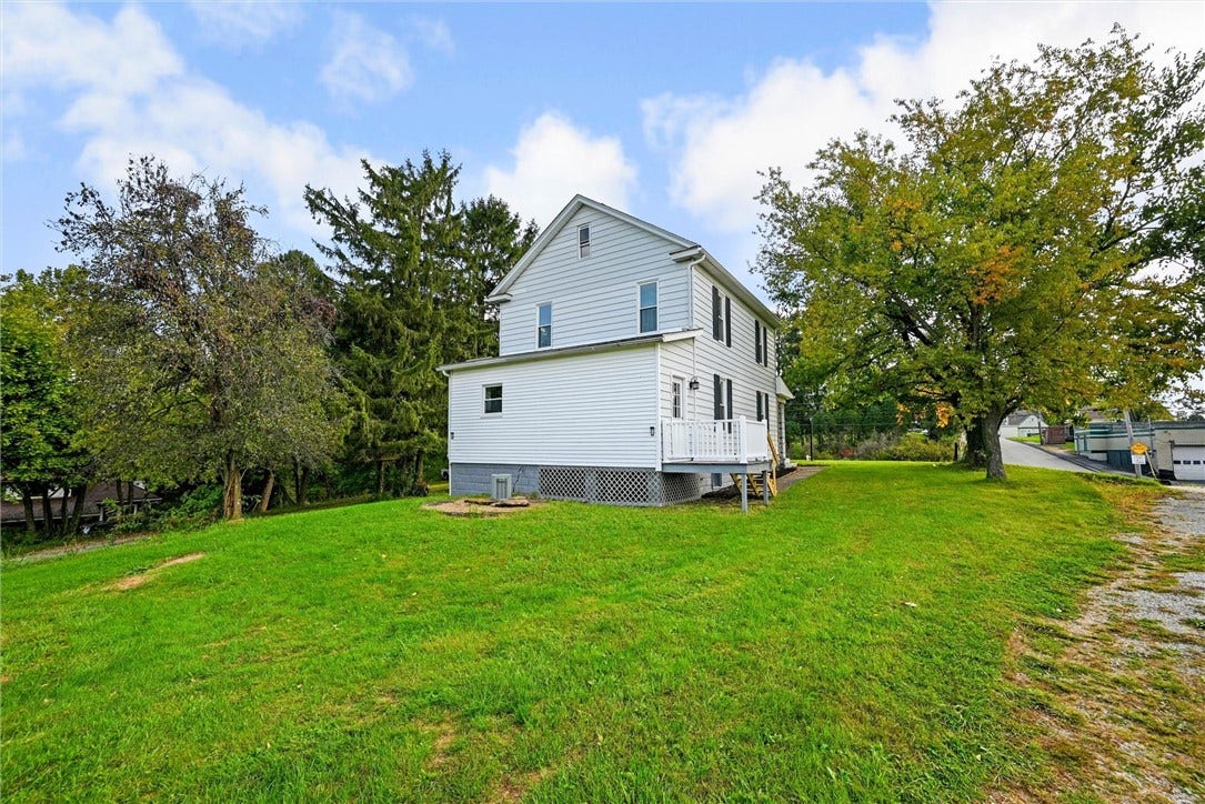 864 Clay Pike, North Huntingdon, PA 15642