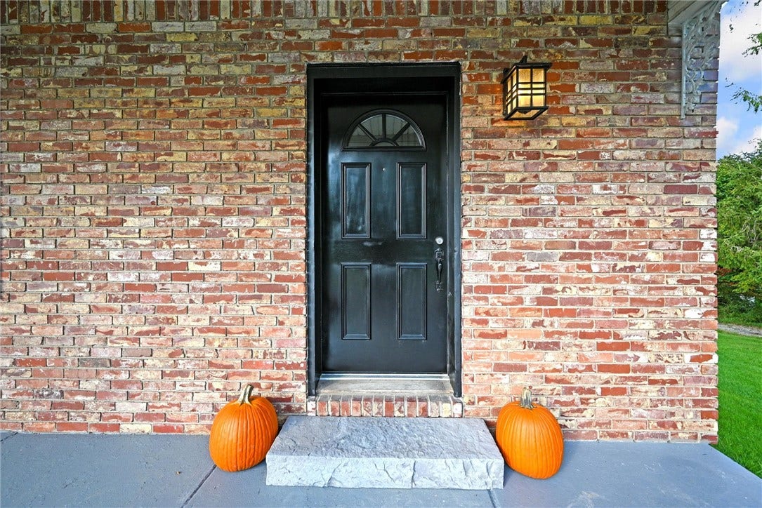 864 Clay Pike, North Huntingdon, PA 15642