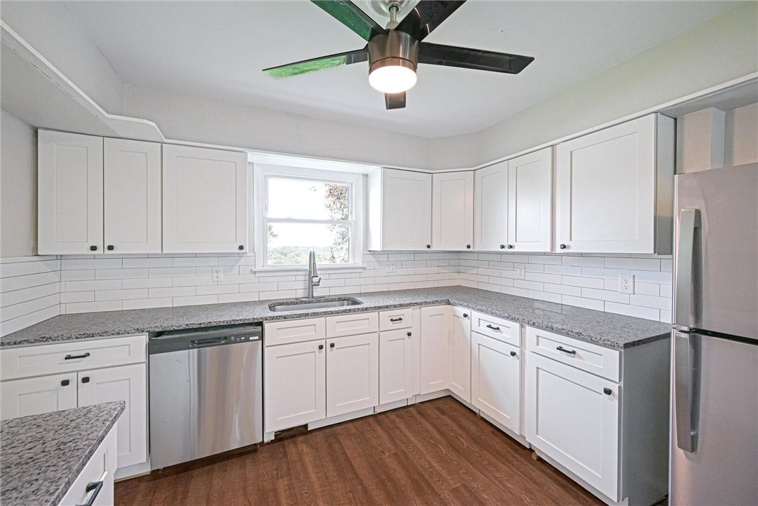864 Clay Pike, North Huntingdon, PA 15642