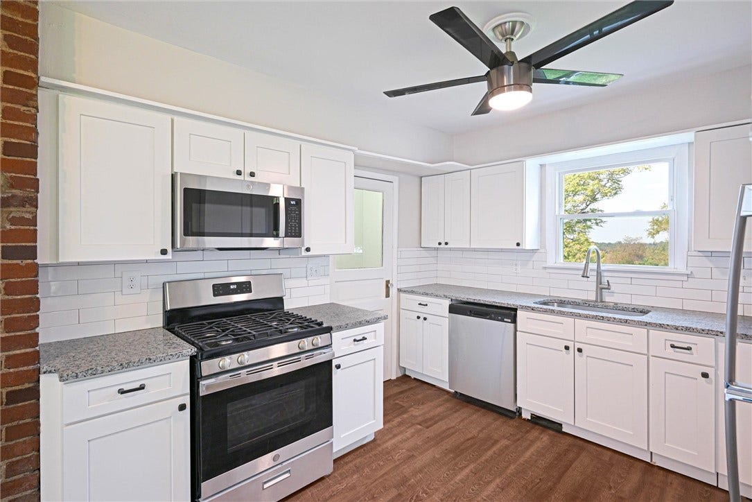 864 Clay Pike, North Huntingdon, PA 15642