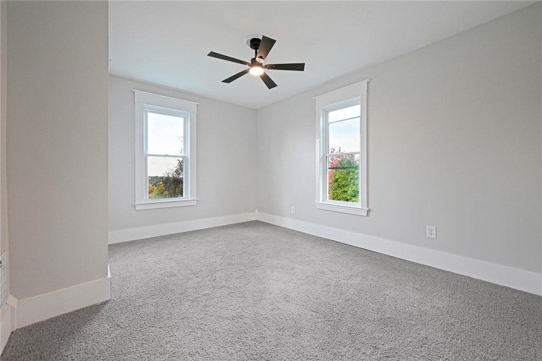 864 Clay Pike, North Huntingdon, PA 15642