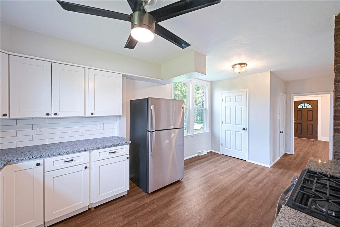 864 Clay Pike, North Huntingdon, PA 15642