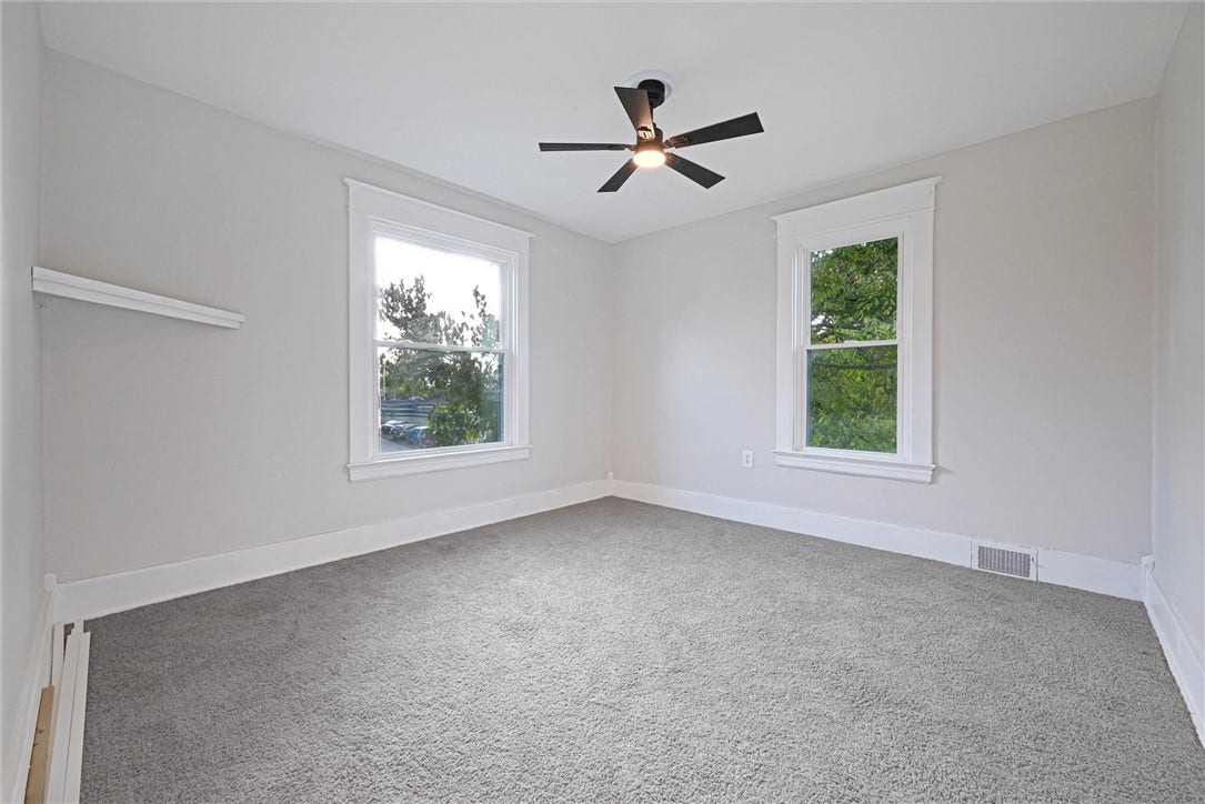 864 Clay Pike, North Huntingdon, PA 15642