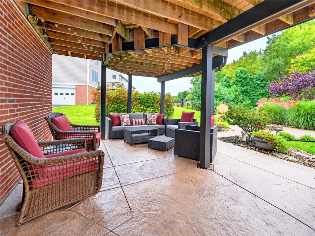 306 Crimson Drive, Pittsburgh, PA 15237 306 Crimson Drive, Pittsburgh, PA 15237
