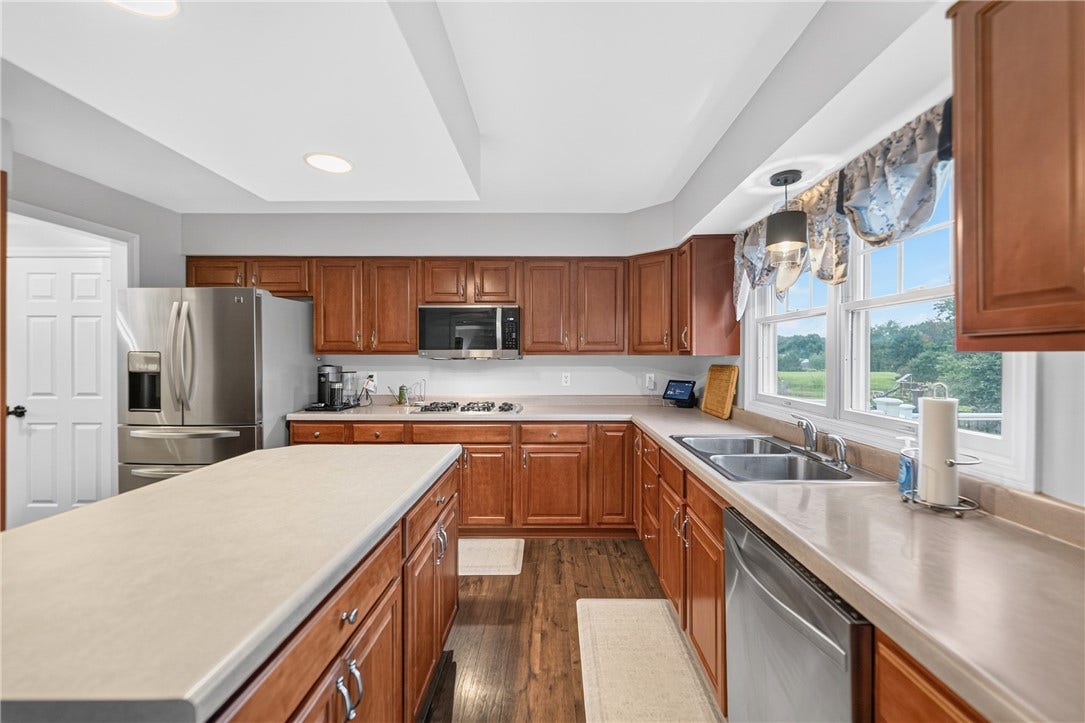 306 Crimson Drive, Pittsburgh, PA 15237 Abundant cabinetry