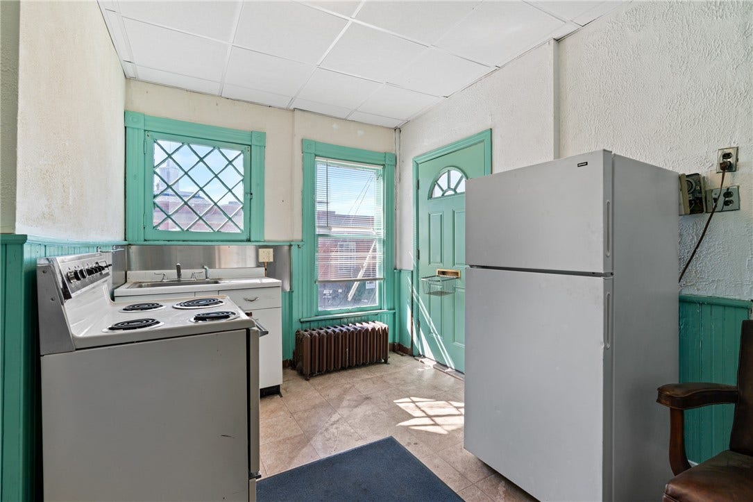 27 S College Street, Washington, PA 15301