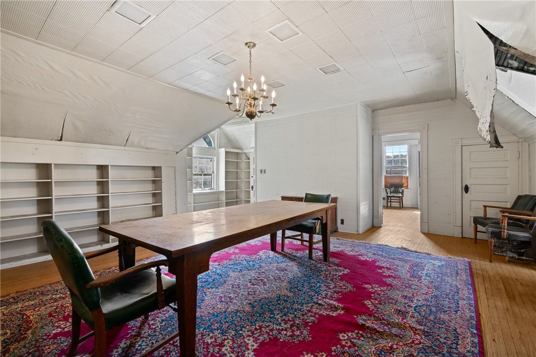 27 S College Street, Washington, PA 15301