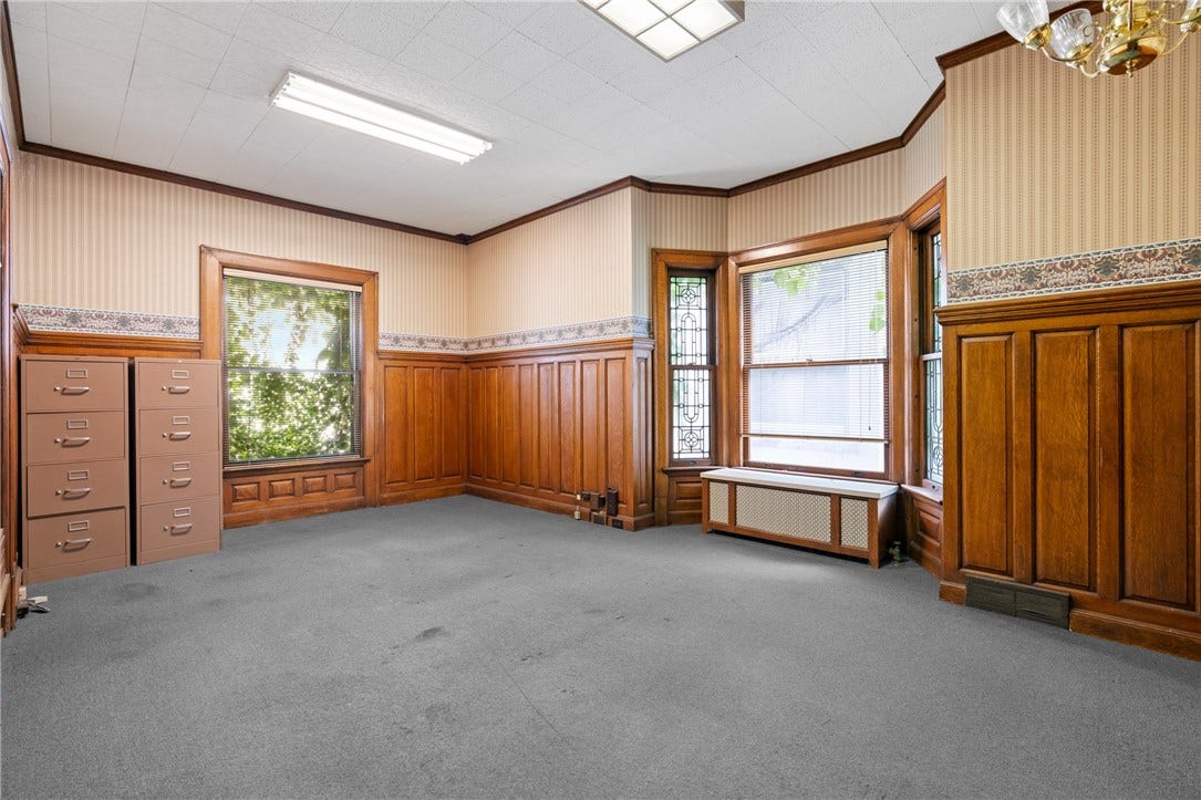 27 S College Street, Washington, PA 15301