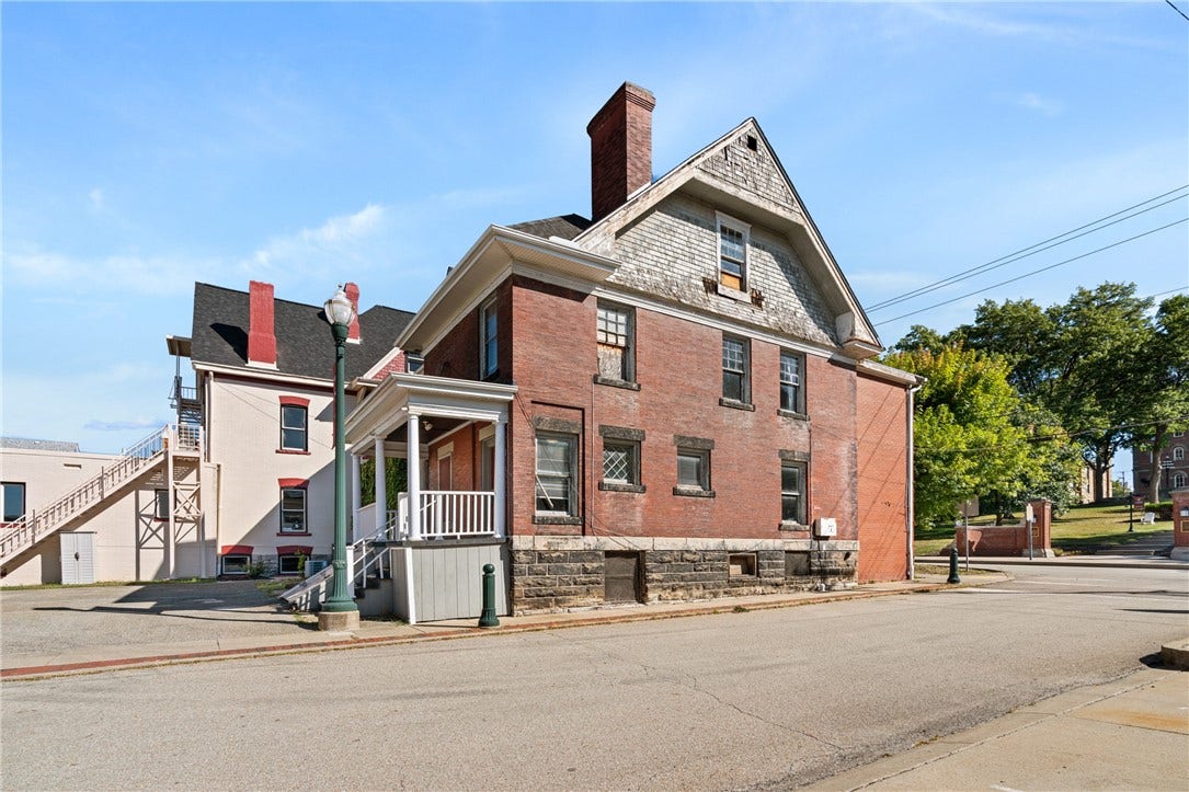 27 S College Street, Washington, PA 15301
