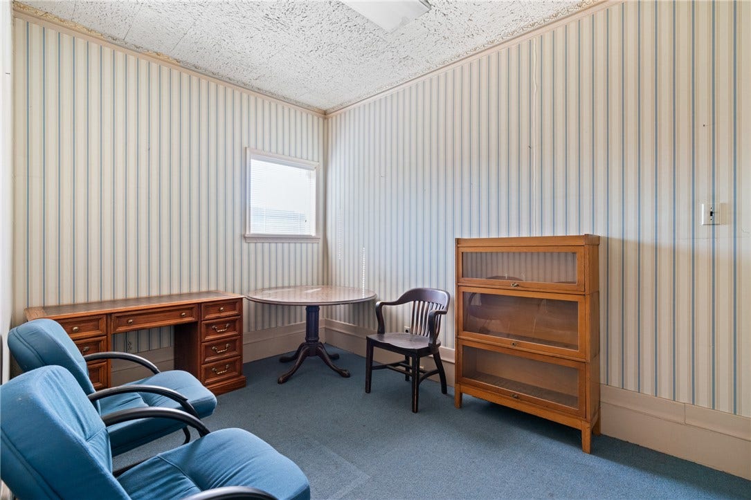 27 S College Street, Washington, PA 15301