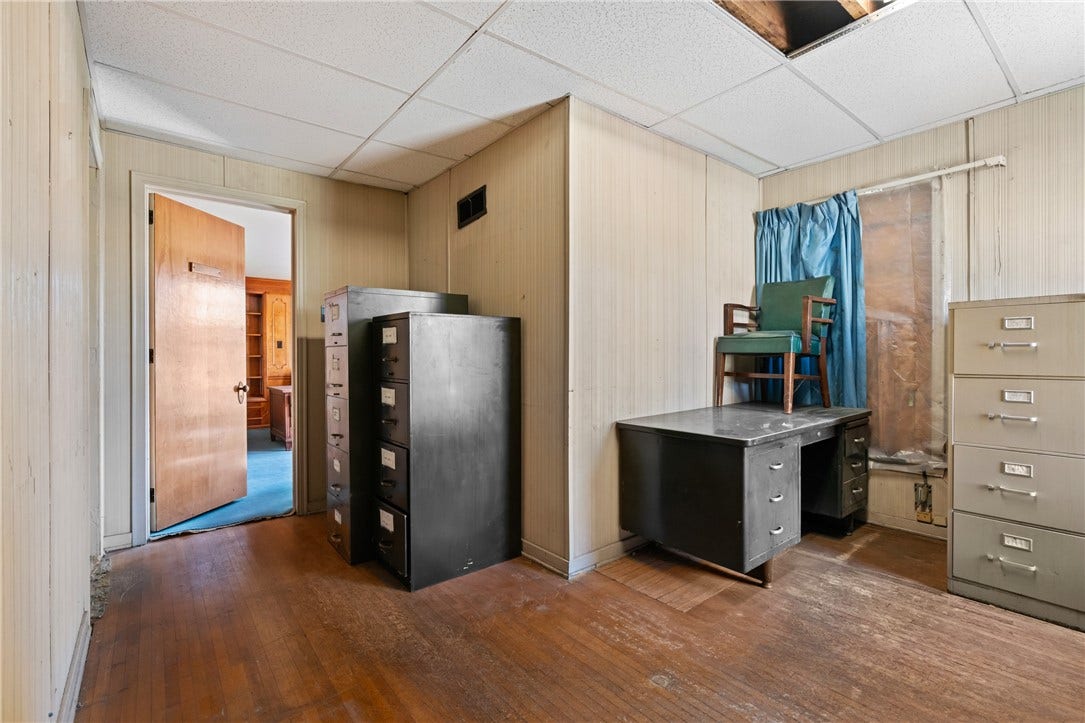 27 S College Street, Washington, PA 15301