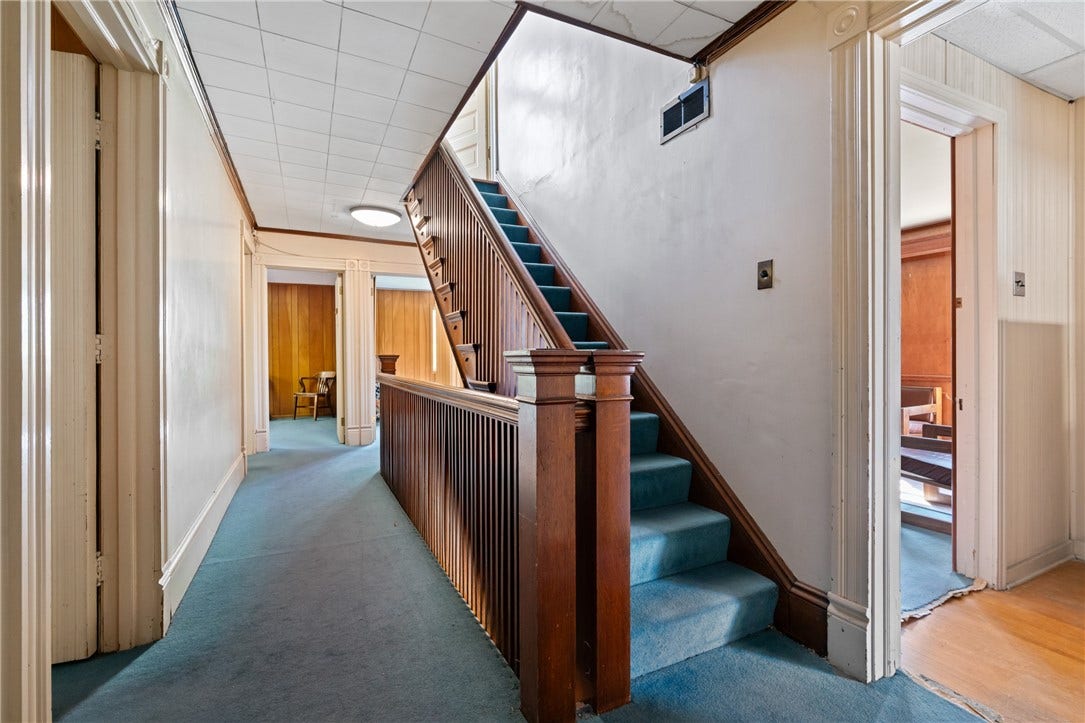 27 S College Street, Washington, PA 15301