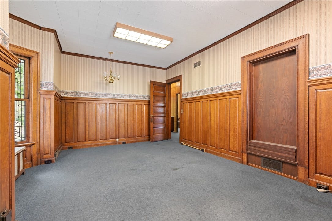 27 S College Street, Washington, PA 15301
