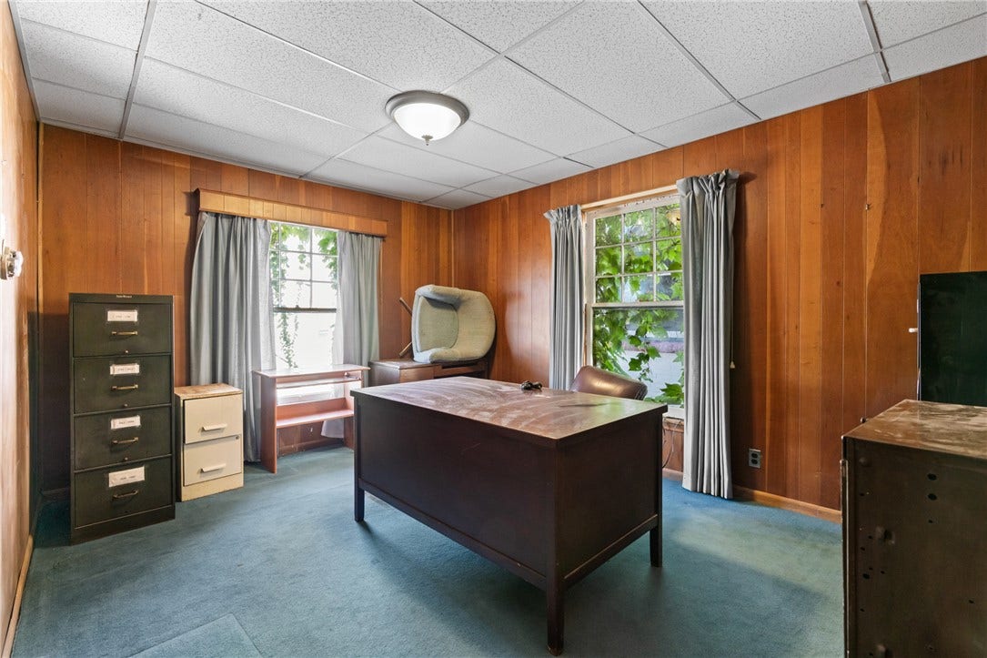 27 S College Street, Washington, PA 15301