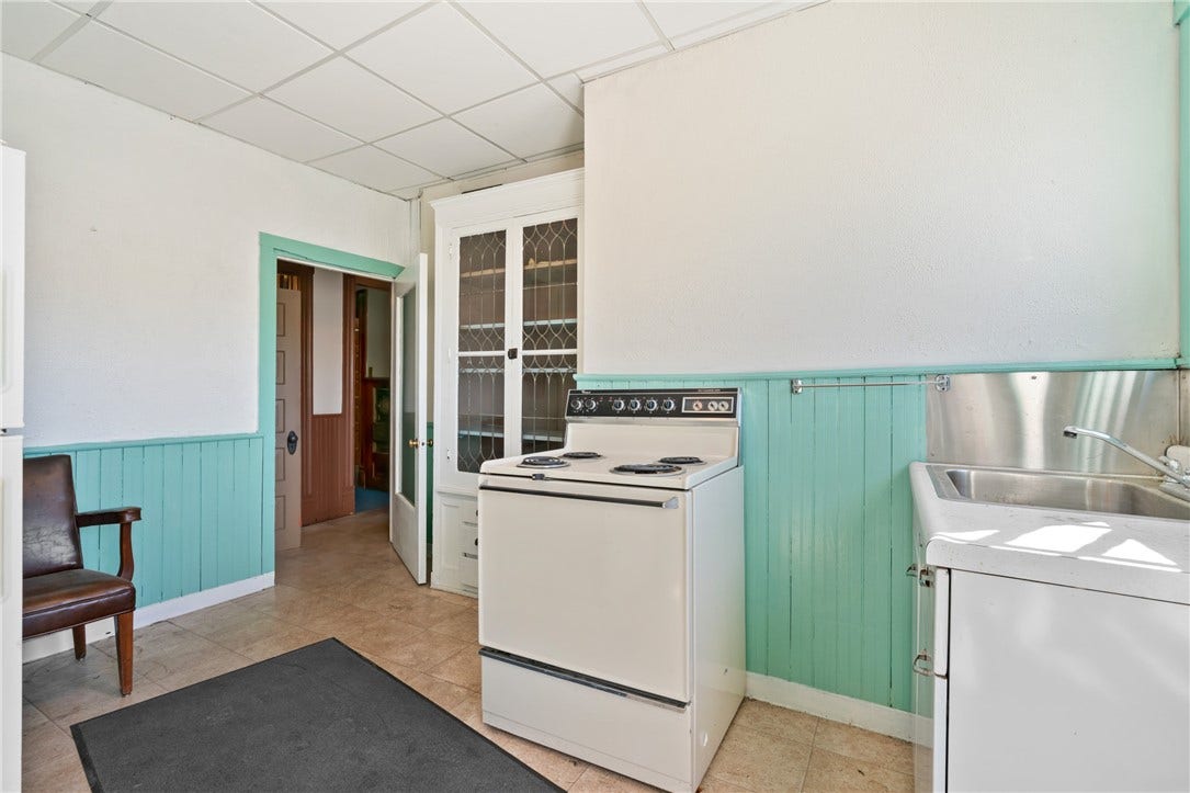 27 S College Street, Washington, PA 15301