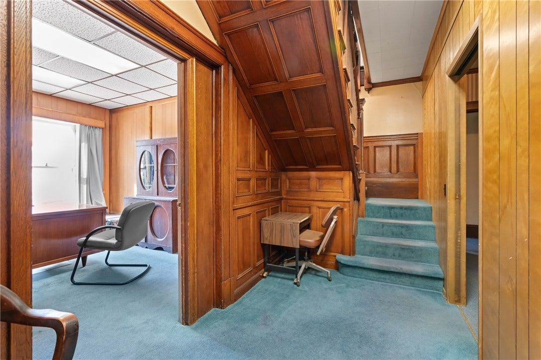 27 S College Street, Washington, PA 15301