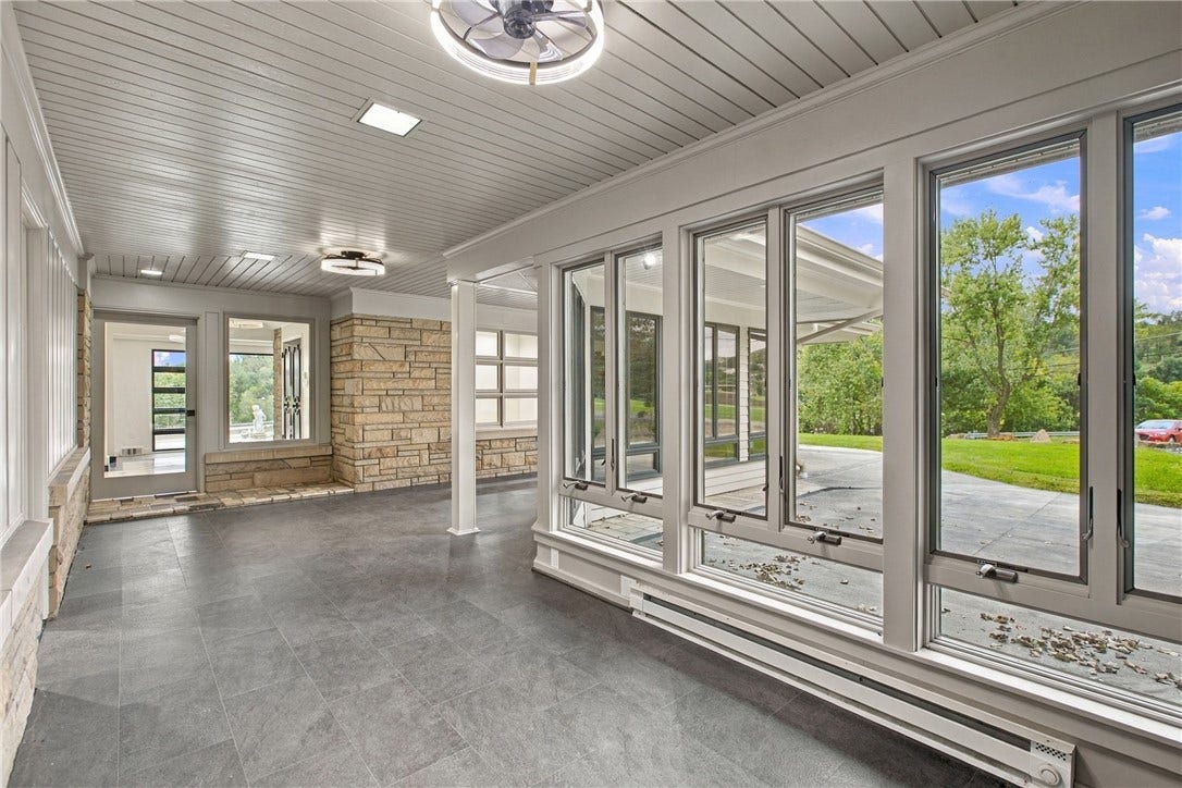 102 Peasant Village Ln, Belle Vernon, PA 15012