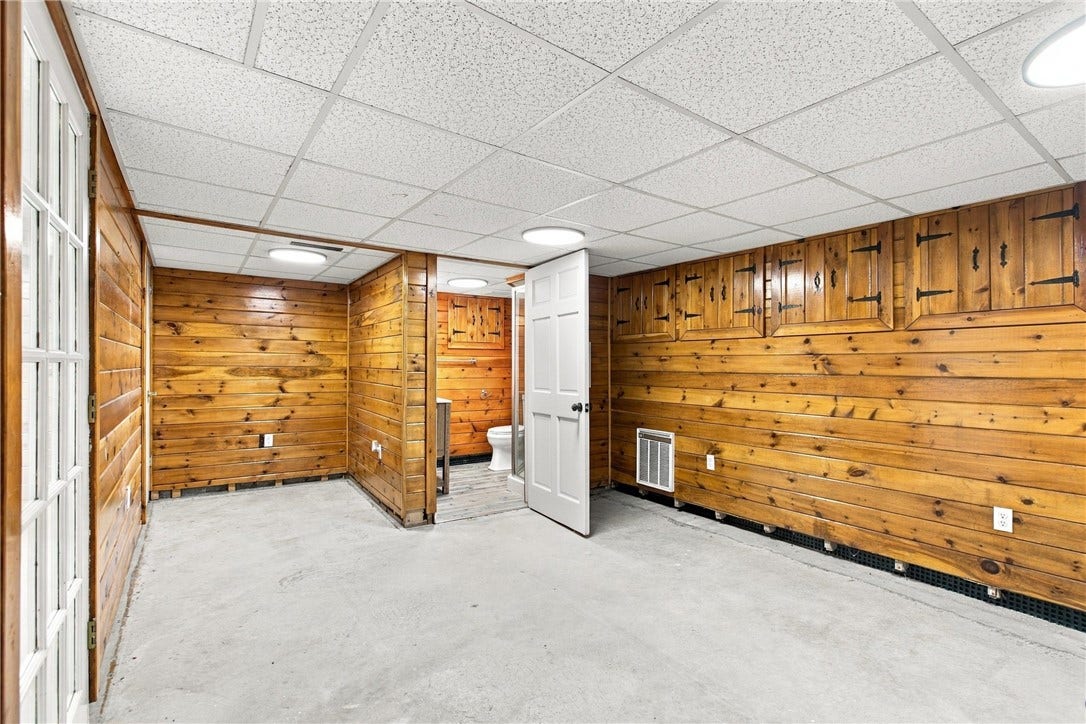 102 Peasant Village Ln, Belle Vernon, PA 15012
