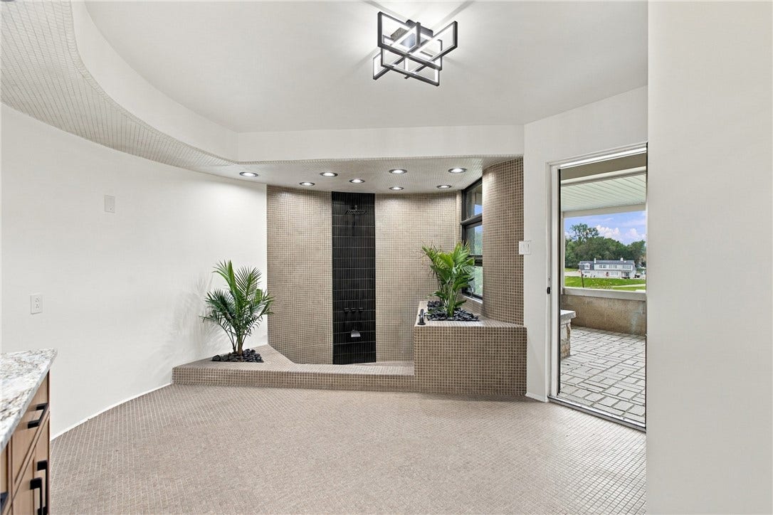 102 Peasant Village Ln, Belle Vernon, PA 15012