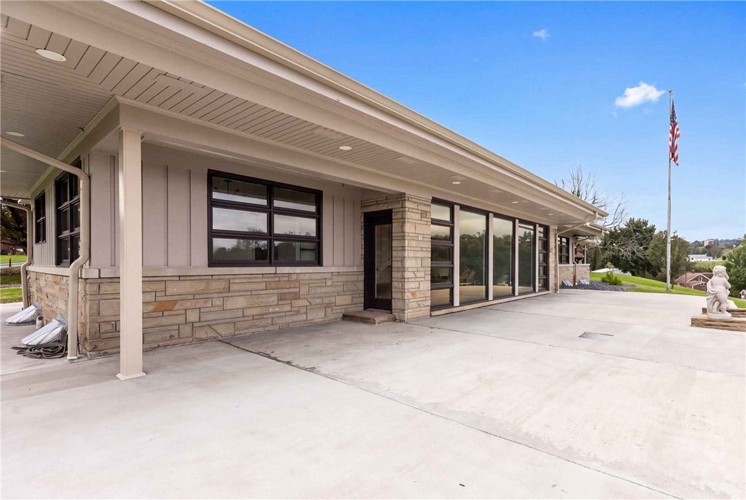 102 Peasant Village Ln, Belle Vernon, PA 15012