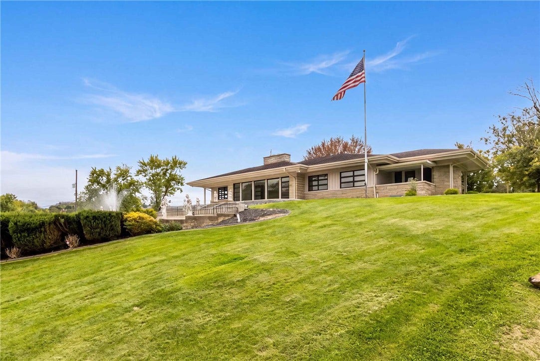 102 Peasant Village Ln, Belle Vernon, PA 15012