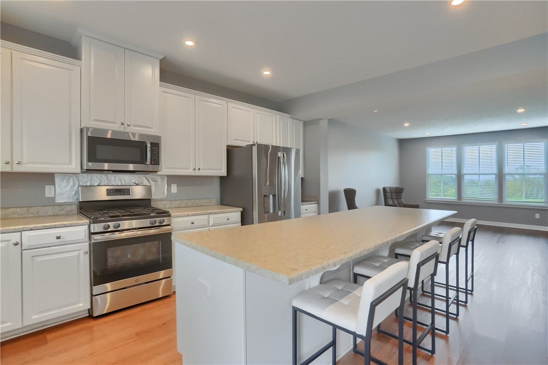 1026 Adair Ave, Valencia, PA 16059