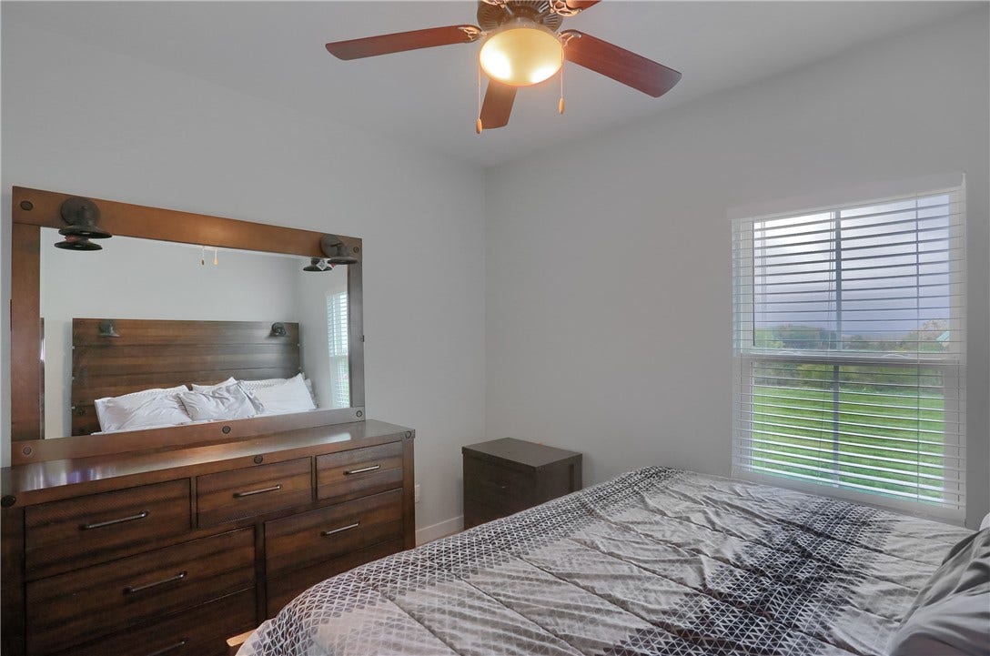 1026 Adair Ave, Valencia, PA 16059