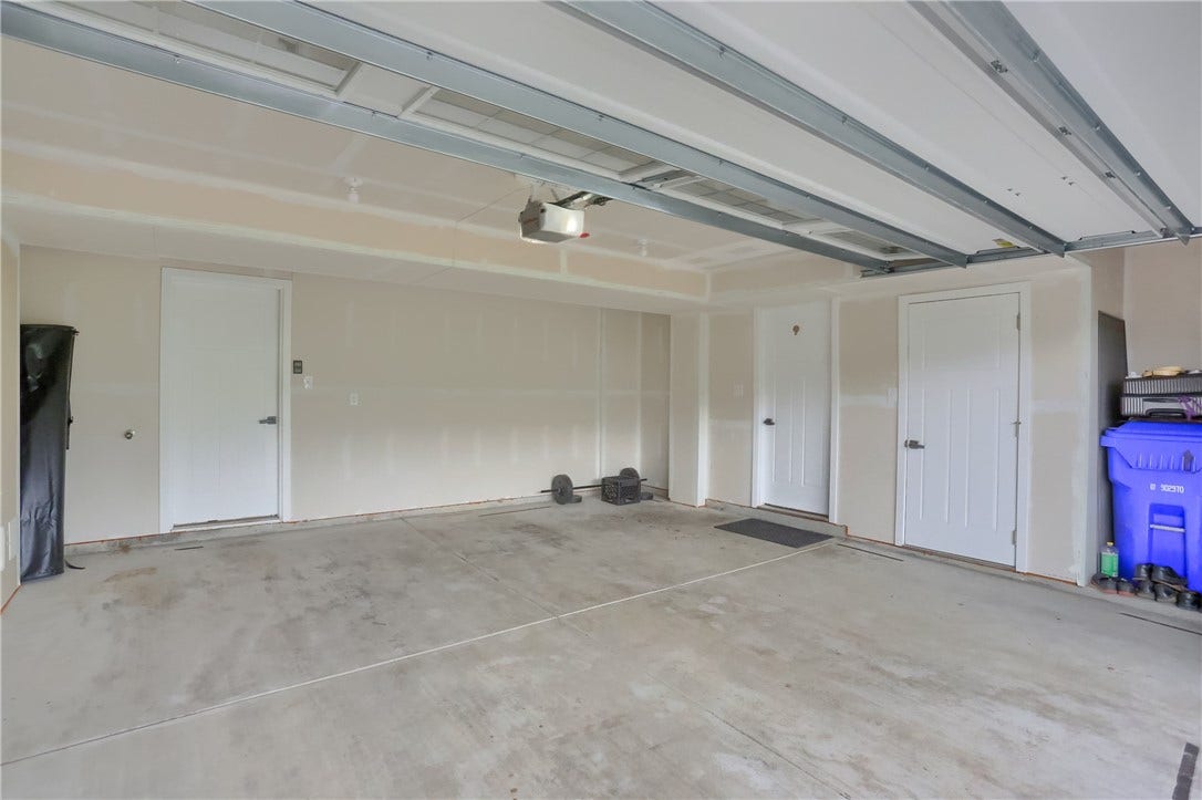 1026 Adair Ave, Valencia, PA 16059