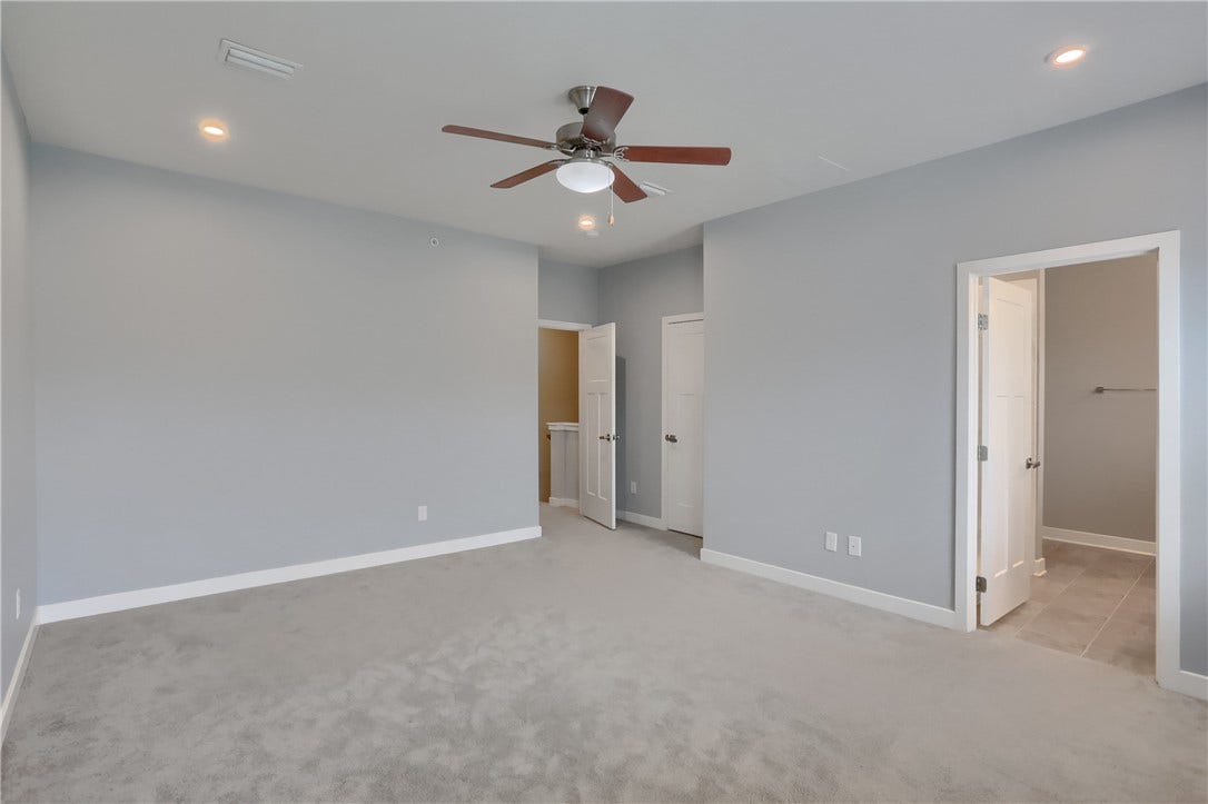 1026 Adair Ave, Valencia, PA 16059