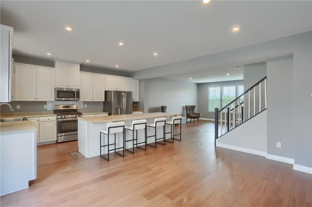 1026 Adair Ave, Valencia, PA 16059