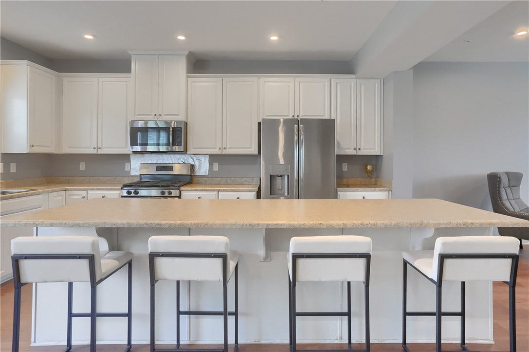 1026 Adair Ave, Valencia, PA 16059