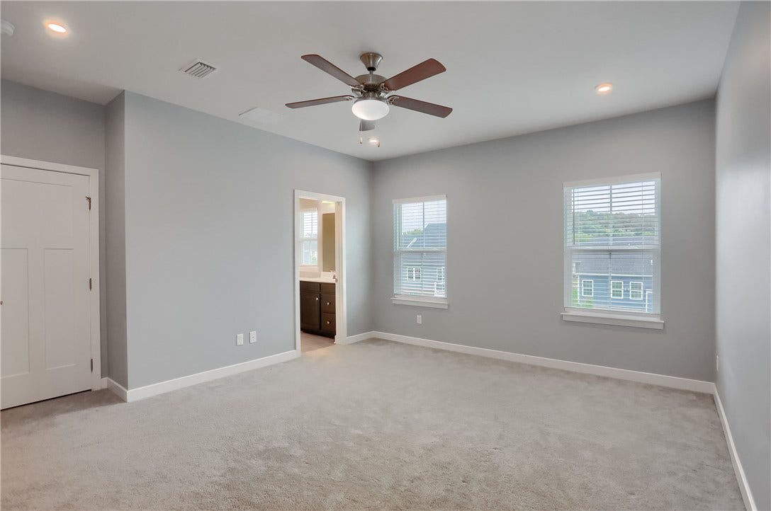 1026 Adair Ave, Valencia, PA 16059