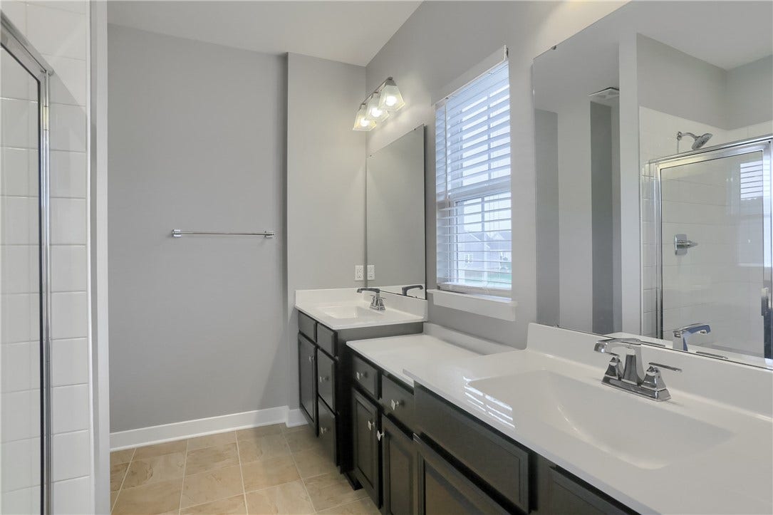 1026 Adair Ave, Valencia, PA 16059