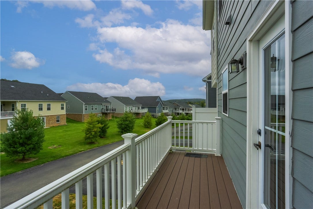 1026 Adair Ave, Valencia, PA 16059