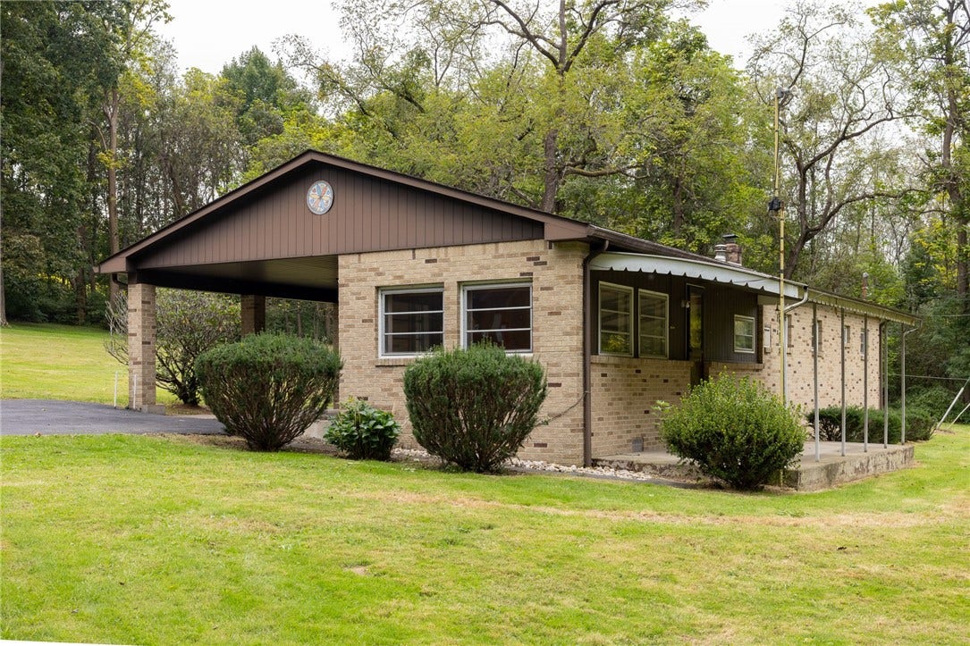 398 Moccasin Hollow Rd, Mt Pleasant, PA 15666