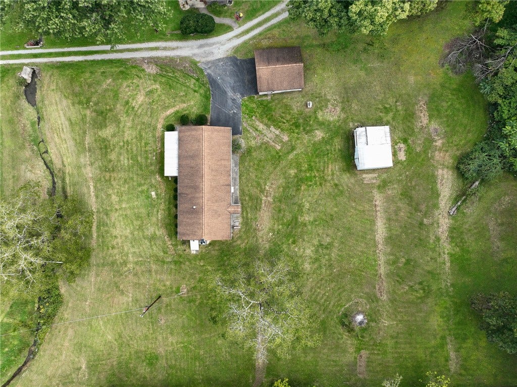 398 Moccasin Hollow Rd, Mt Pleasant, PA 15666