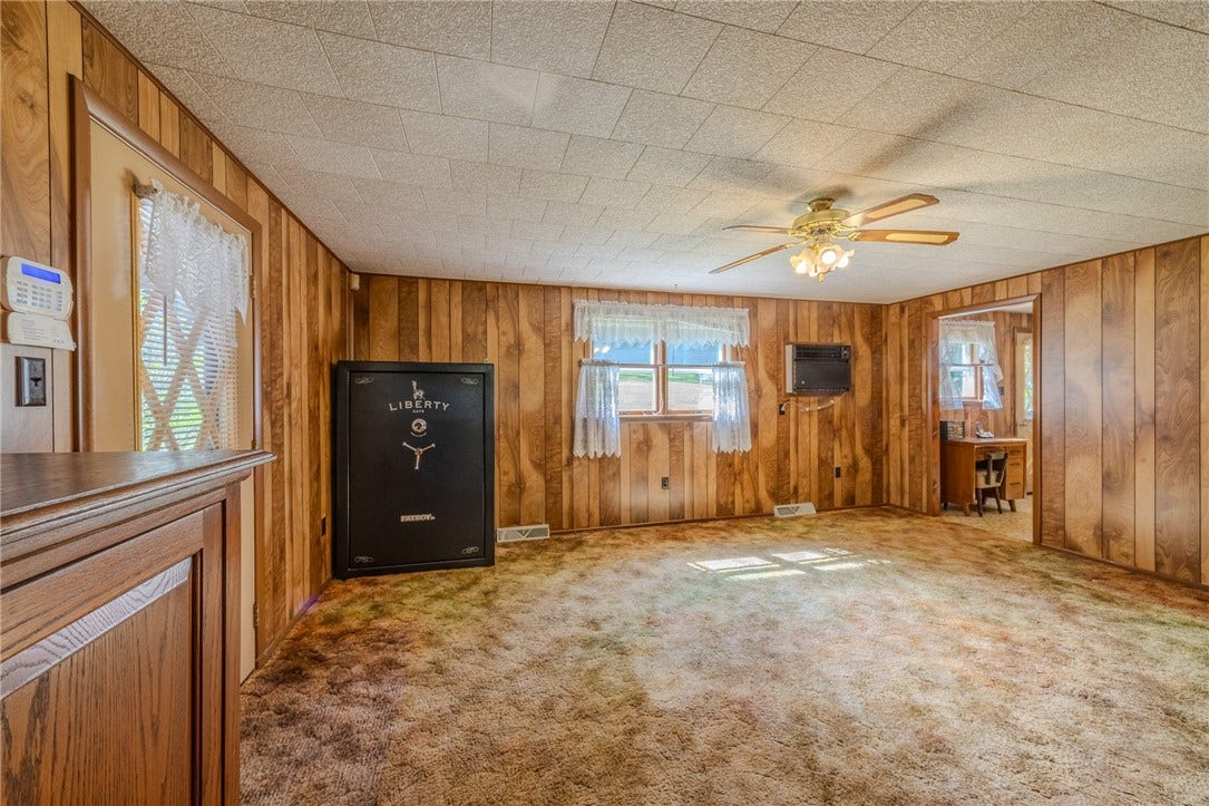 398 Moccasin Hollow Rd, Mt Pleasant, PA 15666