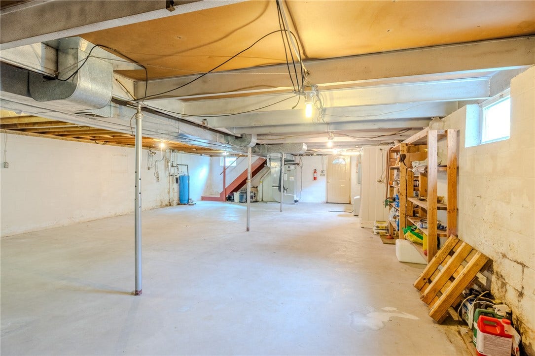 398 Moccasin Hollow Rd, Mt Pleasant, PA 15666