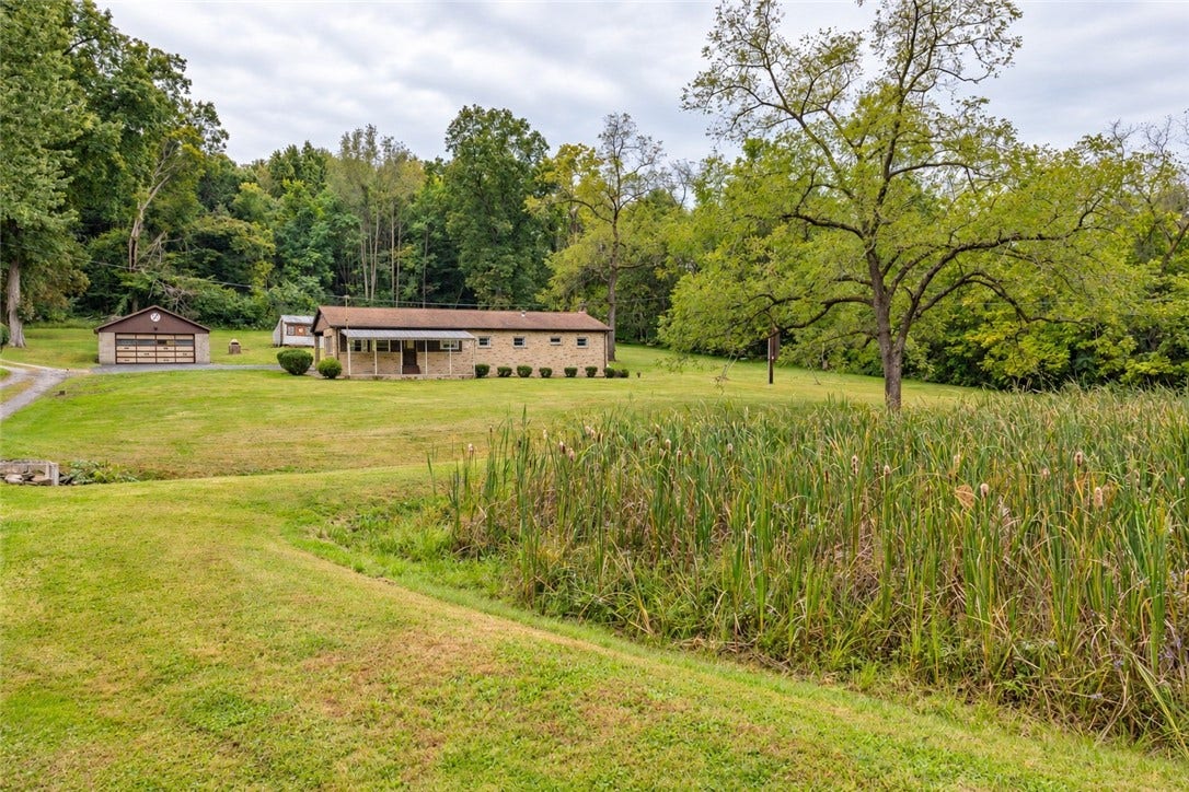 398 Moccasin Hollow Rd, Mt Pleasant, PA 15666