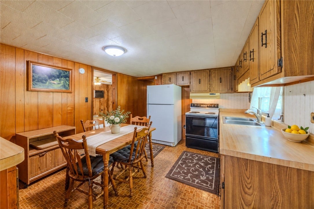 398 Moccasin Hollow Rd, Mt Pleasant, PA 15666