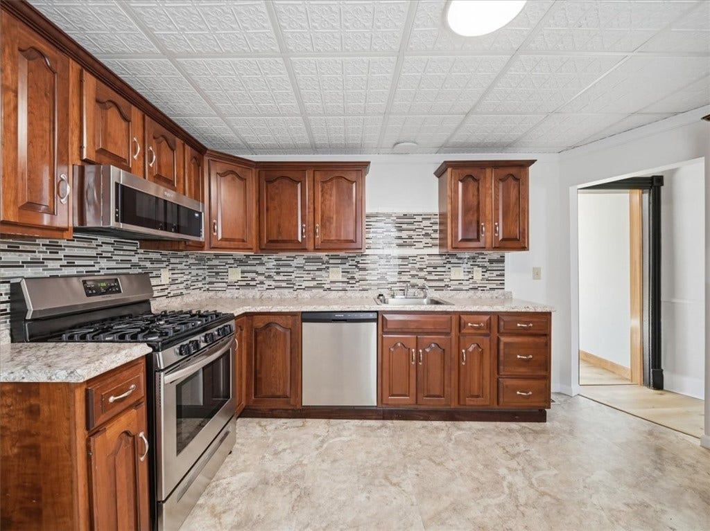 320 Raymond St, Pittsburgh, PA 15218 320 Raymond St, Pittsburgh, PA 15218