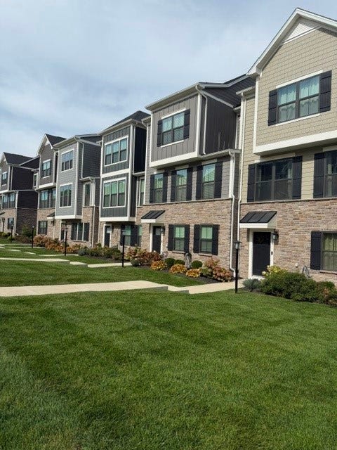 106 Crab Apple Way, Coraopolis, PA 15108