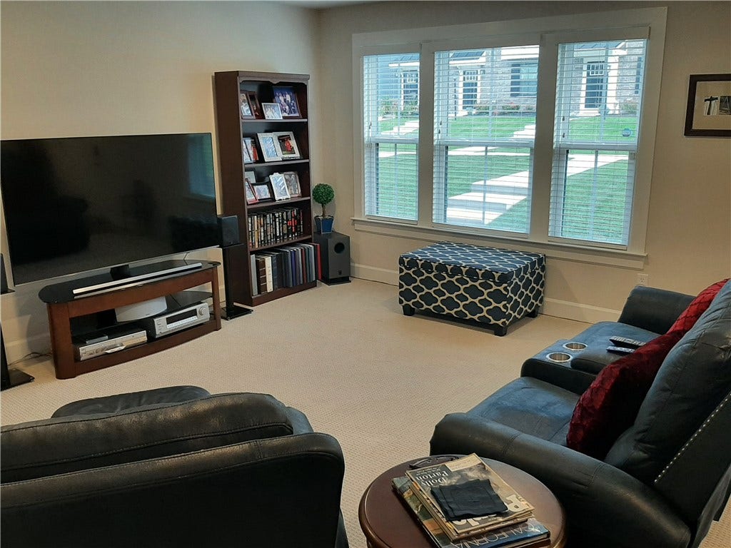 106 Crab Apple Way, Coraopolis, PA 15108