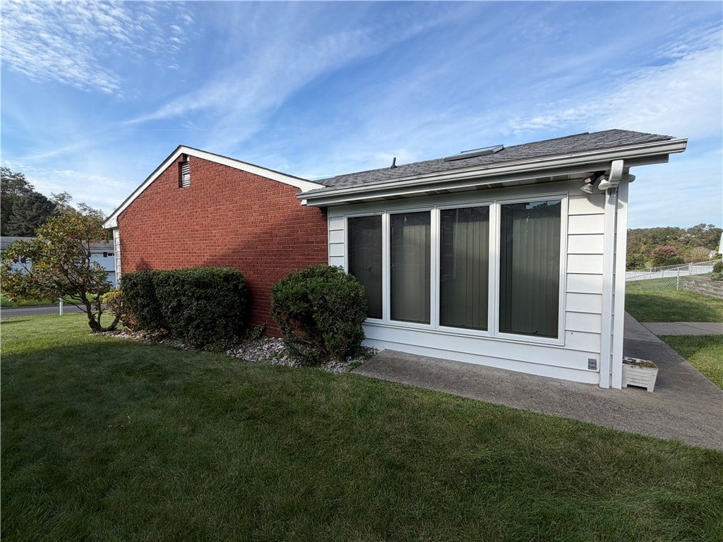 143 Arrow, Elizabeth, PA 15037